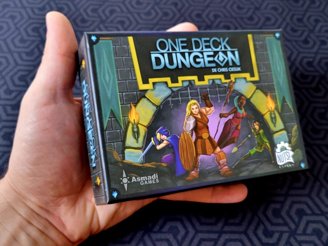 One Deck Dungeon - Format de la boîte
